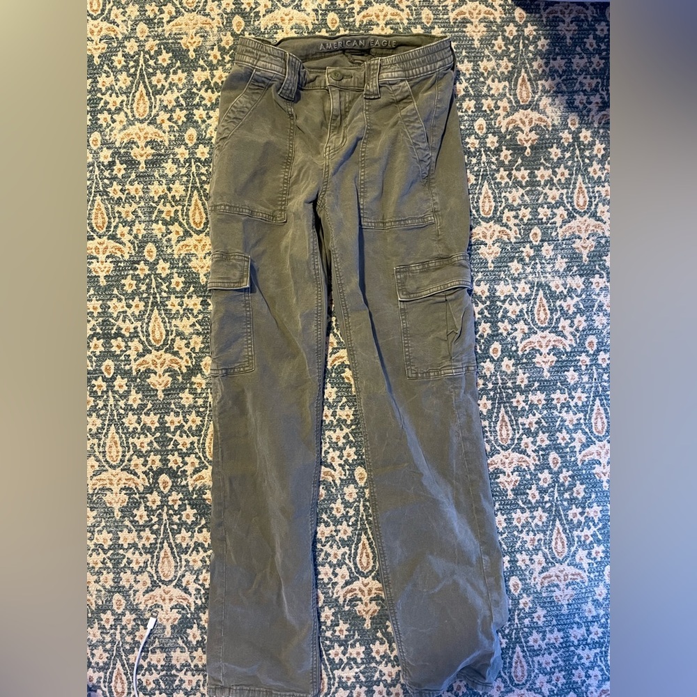 AE army green cargo pants